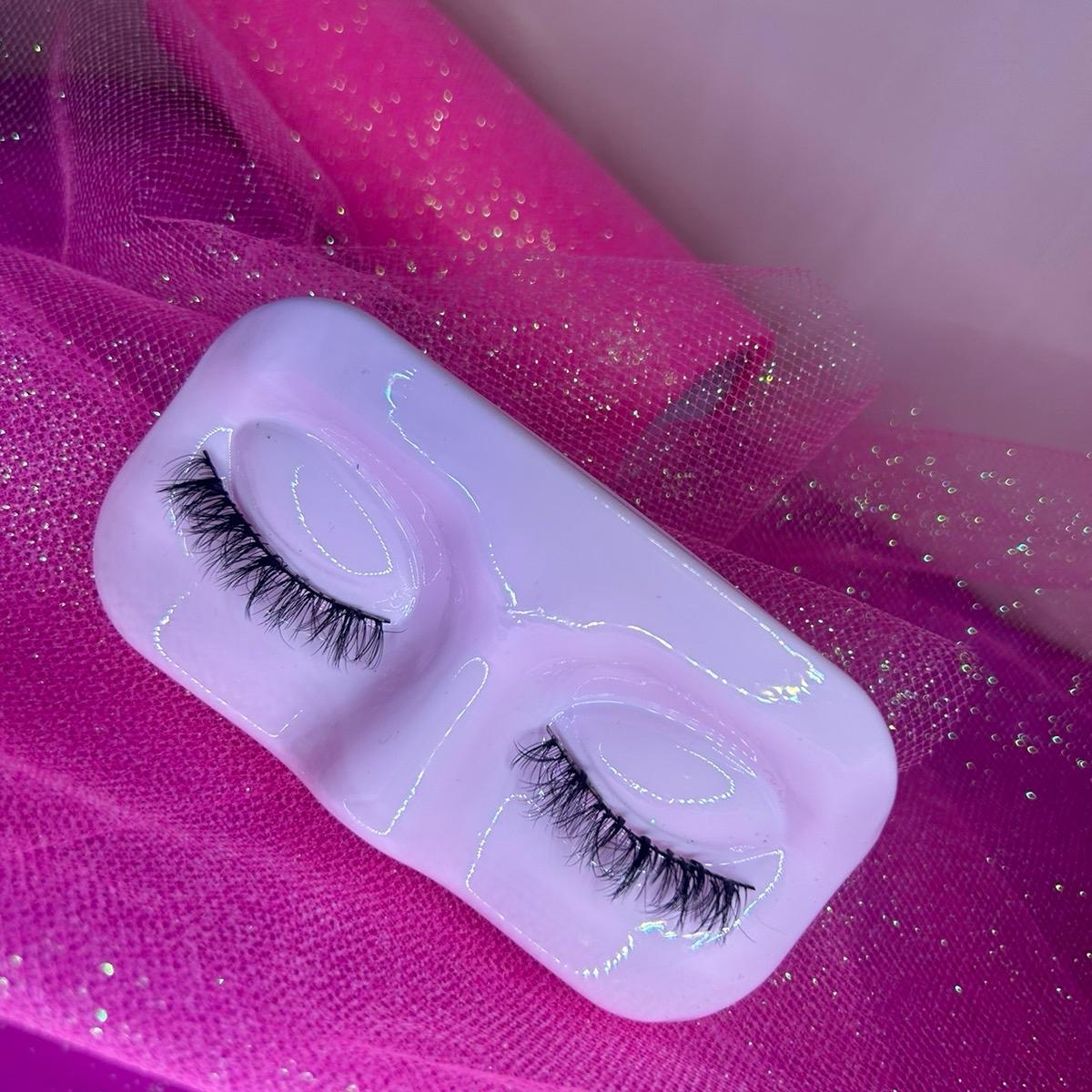 Bottoms Custom Strip Eyelash